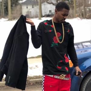 Meet your Posher, Devonte osha